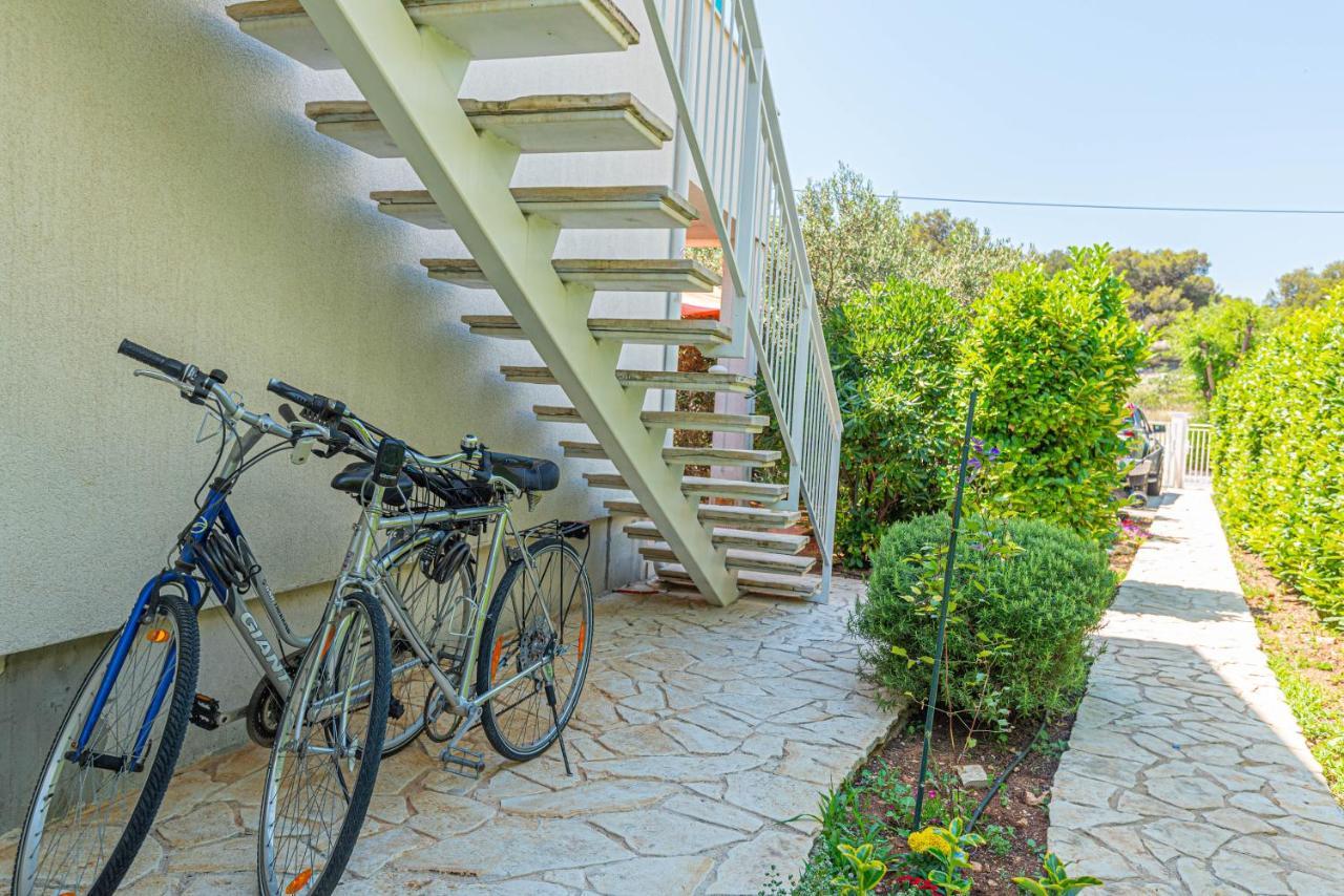 Apartments Villa Tribunj Tribalj Exteriér fotografie