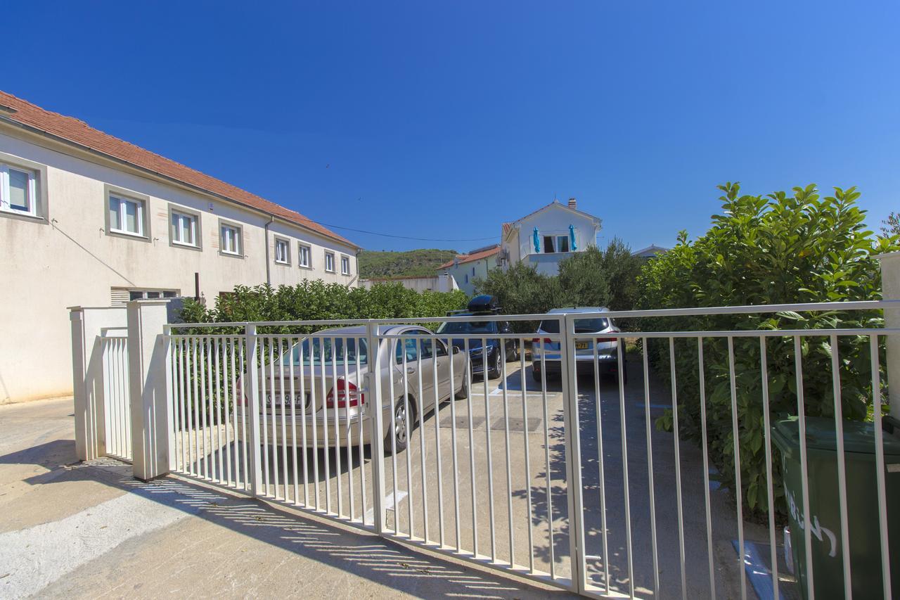 Apartments Villa Tribunj Tribalj Exteriér fotografie